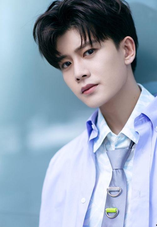 任嘉伦直播爆料专辑视频,独家花絮首度曝光